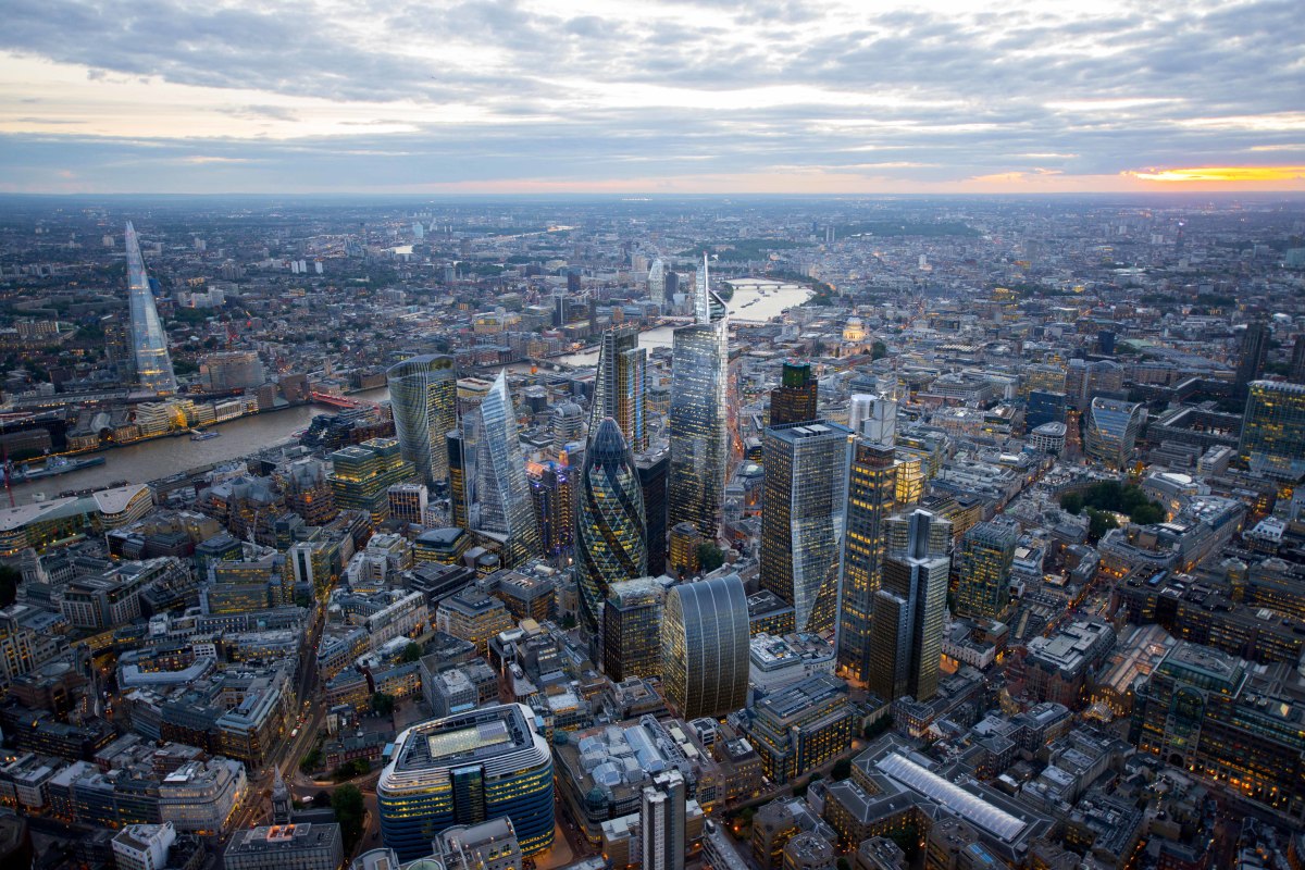 Giá nhà tại Anh hiện đã sụt giảm do COVID – 19 gây ra và London nói riêng hiện đang là nơi có tiềm năng tăng trở lại cao nhất.