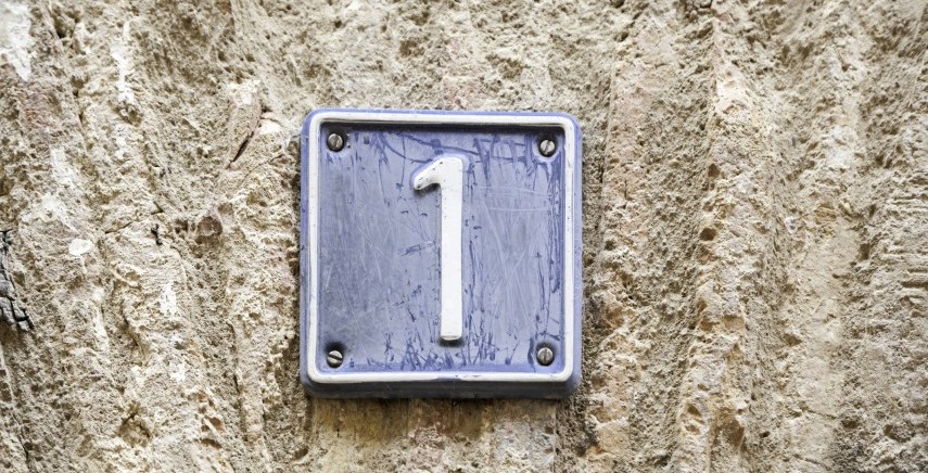 Những ngôi nhà được đánh số lẻ như 1, 5, 9 và 11 được bán ra nhiều nhất ở Anh và chiếm số lượng nhiều nhất là những ngôi nhà được đánh số 1.